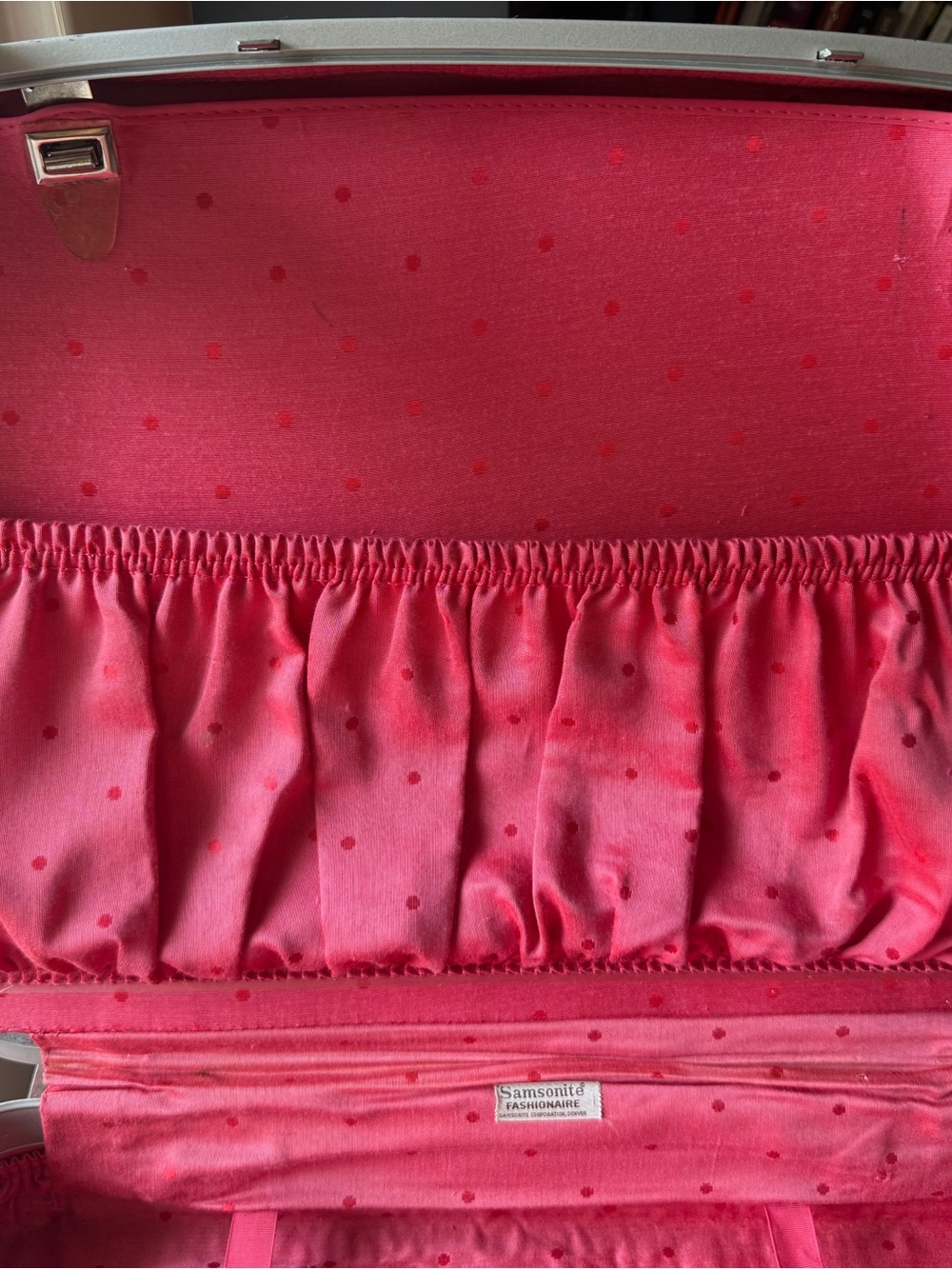Samsonite Hot Pink Structured Cosmetic Case - Picture 8 of 11